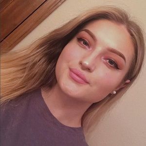 Meet your Posher, Brittney